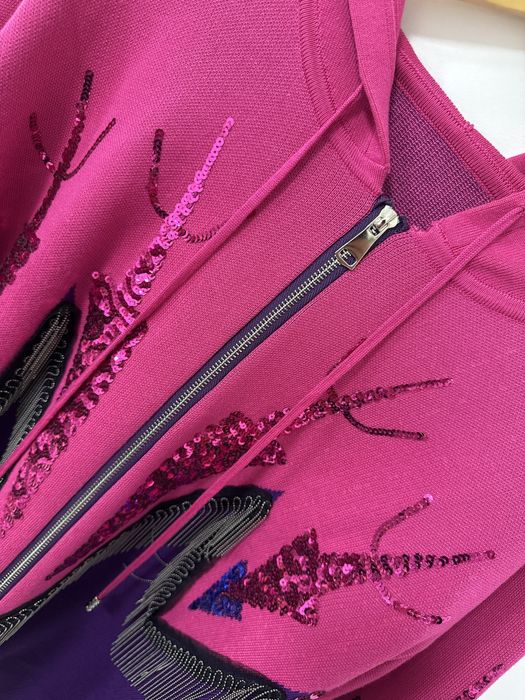 Тренди Фешън жилетка , тип суитчер , бродиран .