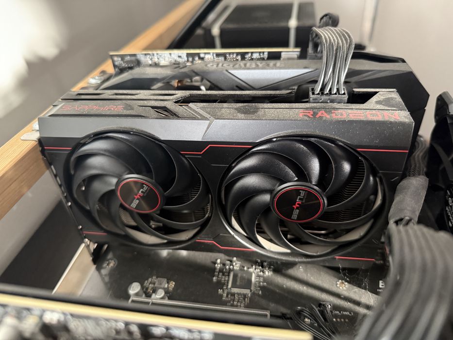 Rig minat GPU 4x GeForce RTX 2060, 1x Radeon RX 6600, Plug&Play Satu ...