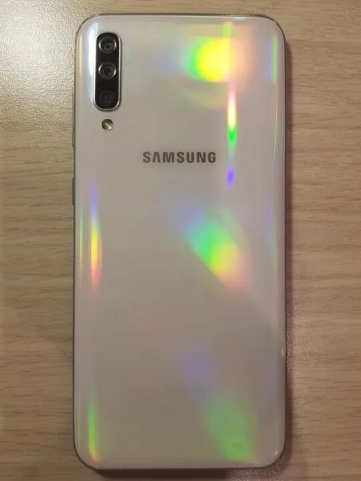 Самсунг а50 продам