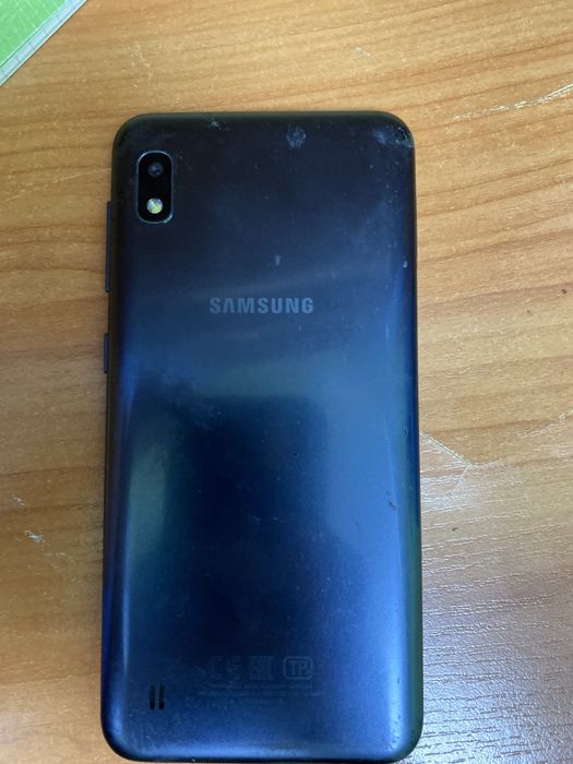 Самсунг А10.