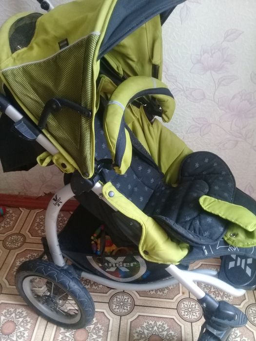 Продам коляску, ходунки.