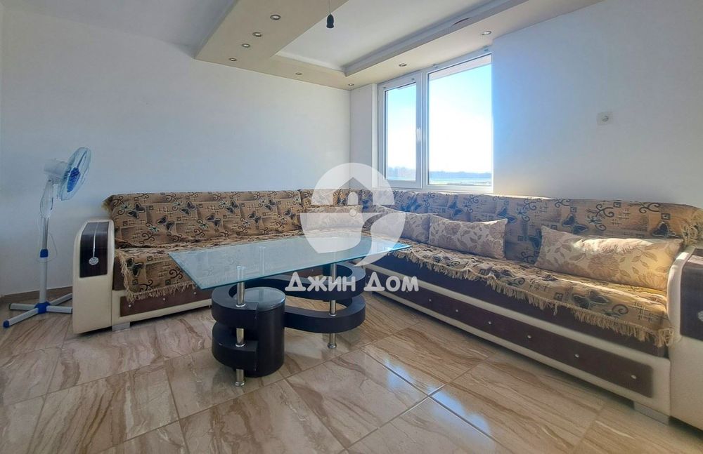 Двуетажна къща с 6 спални и гледка ПЛАНИНА в с. Черноград