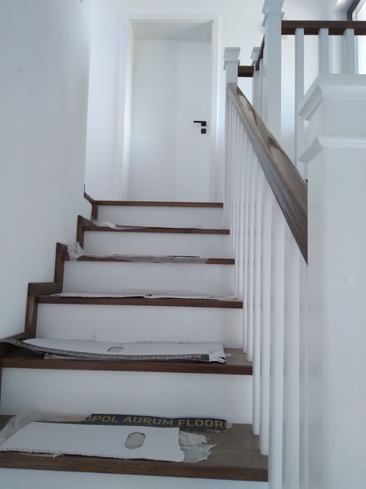 Case  în Valea adanca