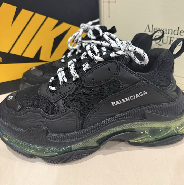 Vand balenciaga triple s marimea 45