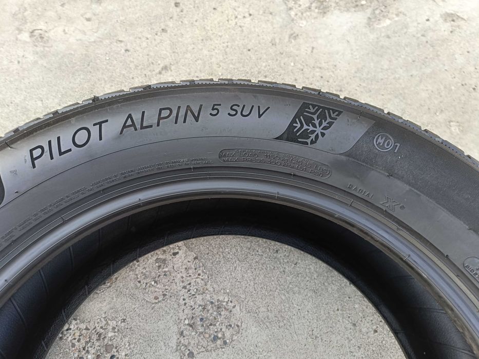 Doua anvelope noi de iarna 275 50 20 michelin pilot alpin 5 suv MO
