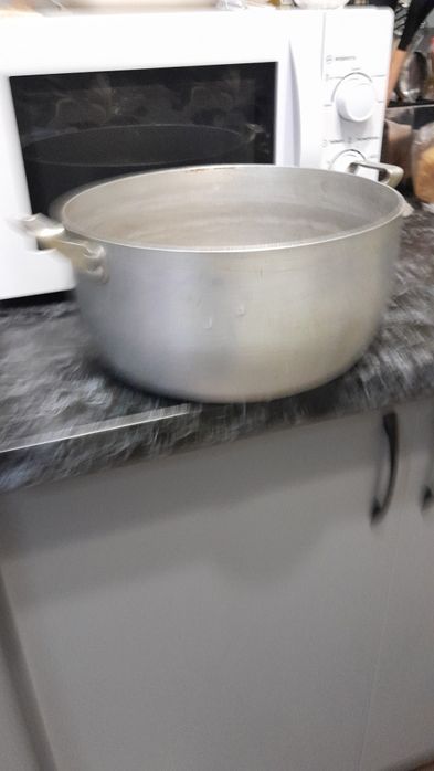 Продам кастрюли 2000