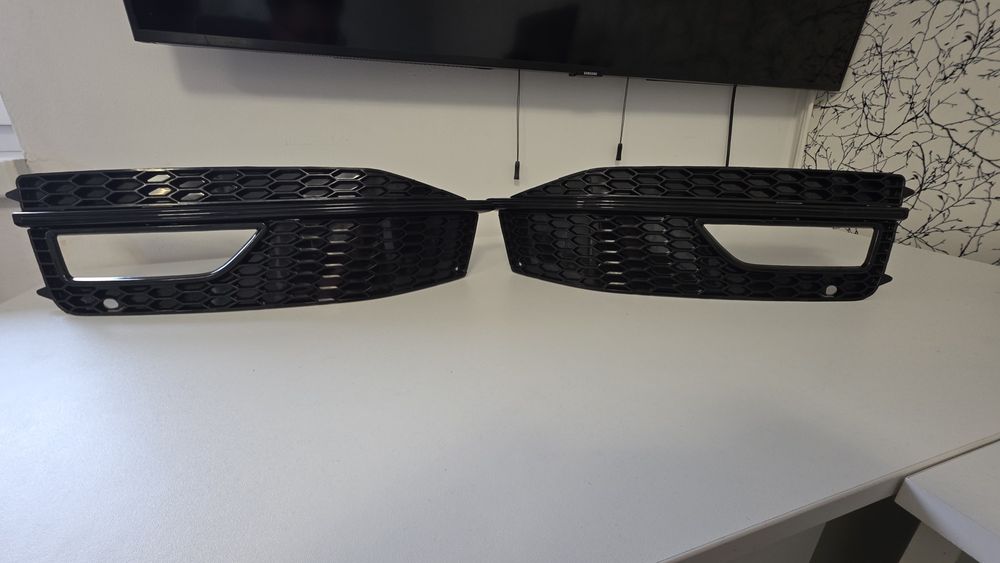 Grila bara fata (capace proiectoare ceata)Audi A4