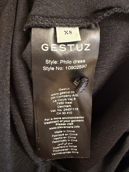 Gestuz сатенирана рокля