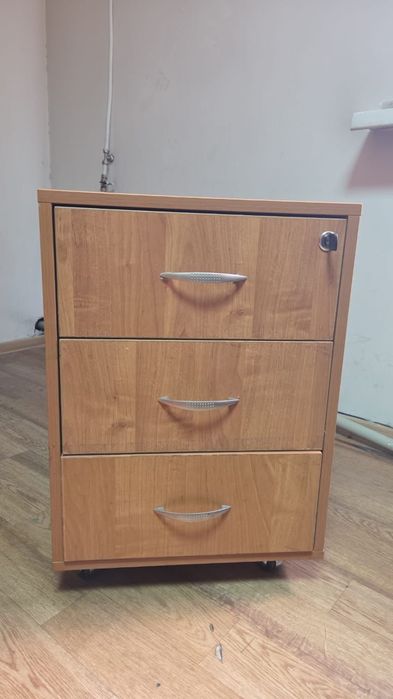 Офисная тумба с 3 ящиками