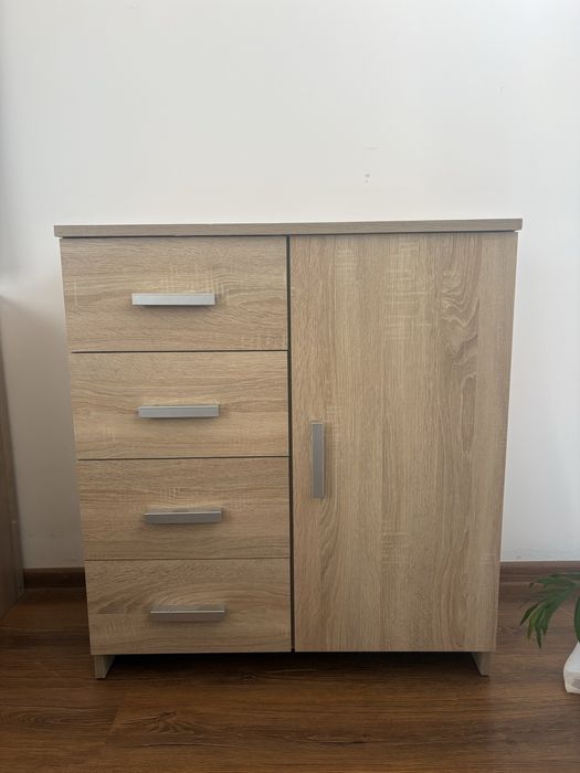 Comodă JYSK model TAPDRUP (4 sertare + 1 ușă), nuanță stejar deschis