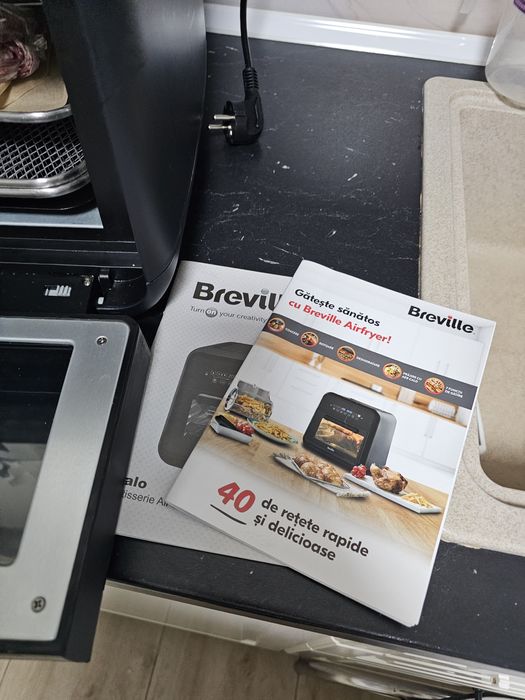 Friteuza cu aer cald Breville Airfryer