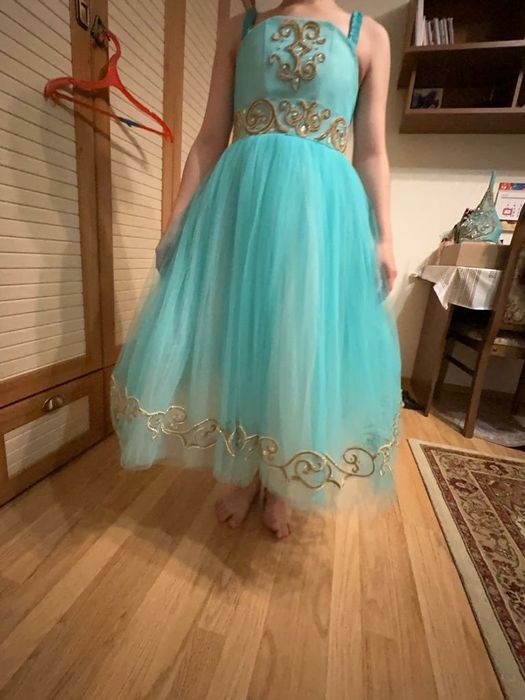 Қазақ нақыштағы әдемі көйлек