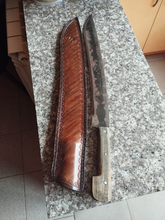 Продавам този нож