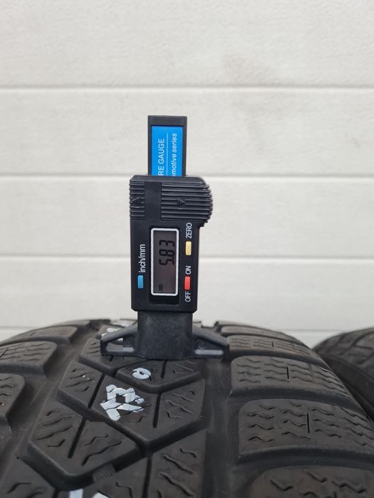 Зимни гуми 2 броя PIRELLI SottoZero3 225 55 R17 дот 2421