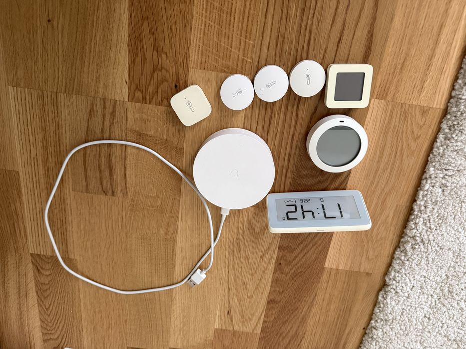 Mi Smart Home Hub xiaomi + senzori  zigbee bt