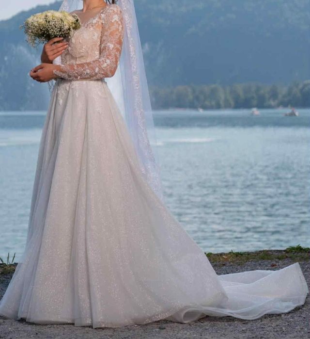 Vând rochie de mireasă