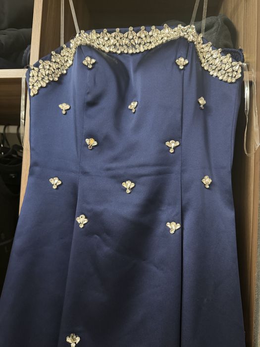 официална рокля с камъни