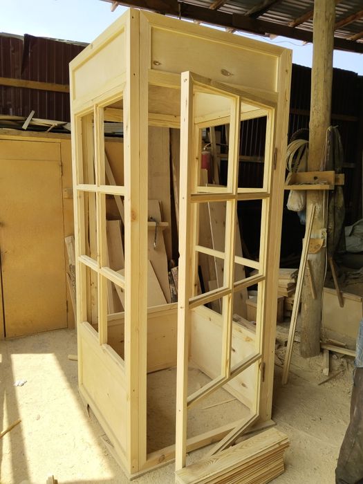 Телефонная будка.