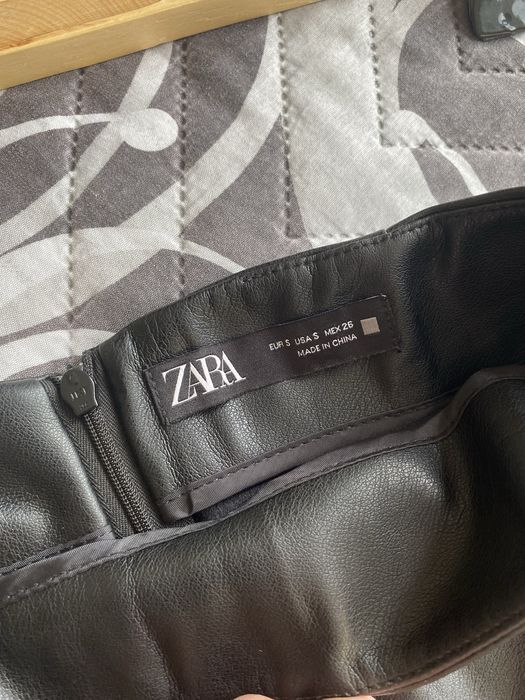 Дамска пола Zara