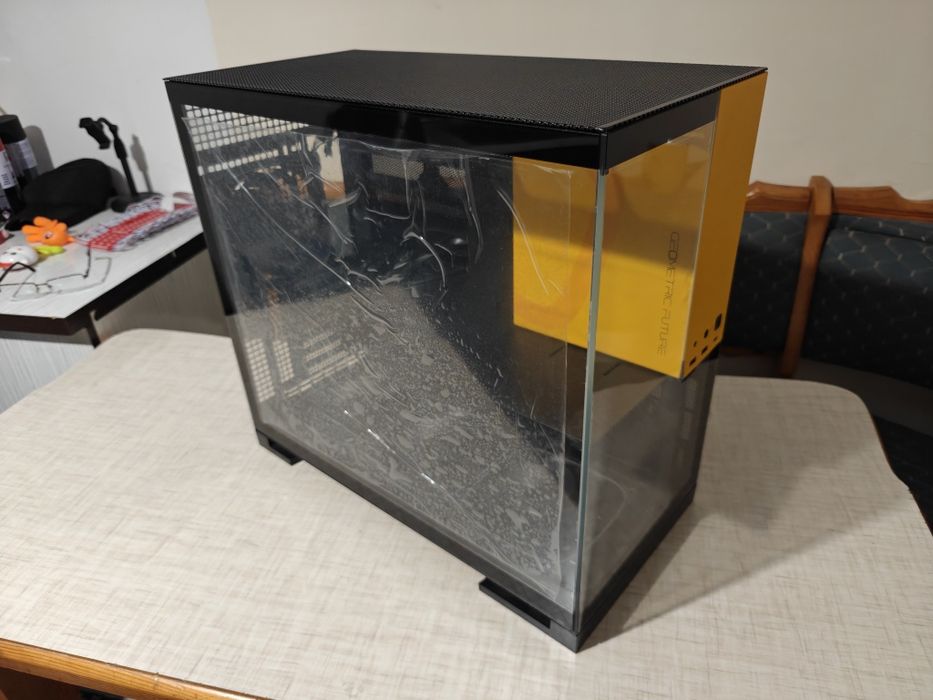 Корпус Geometric Future Model 5