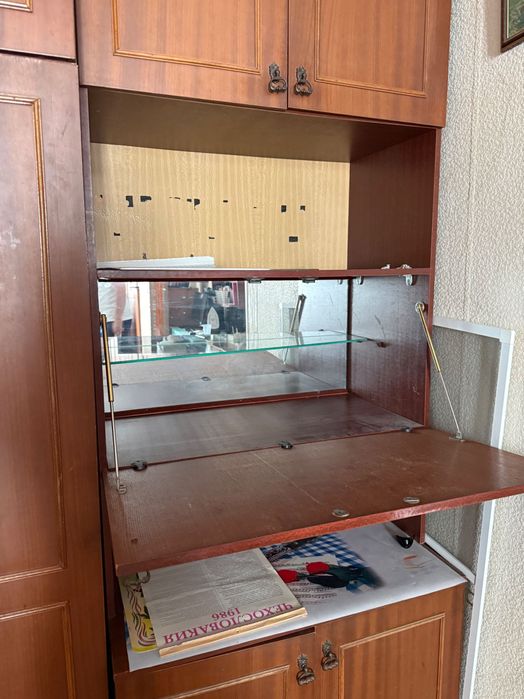 Шкаф  с баром, безоплатно, только самовывоз