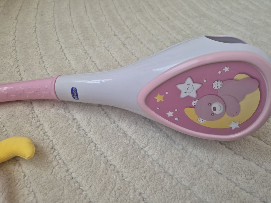 Пееща играчка за кошара въртяща се с играчки