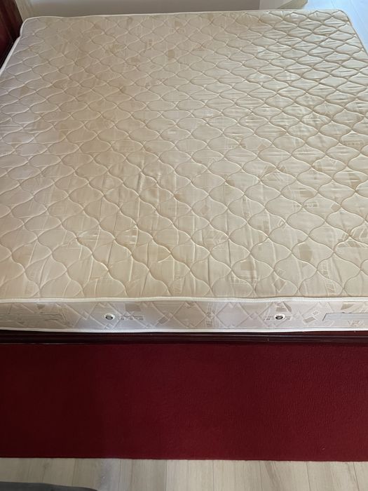 Продавам матрак 200/200