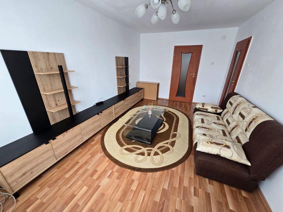 Apartament 2 camere semidecomandat etaj intermediar de inchiriat