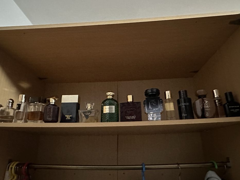 Pfumuri diferite branduri