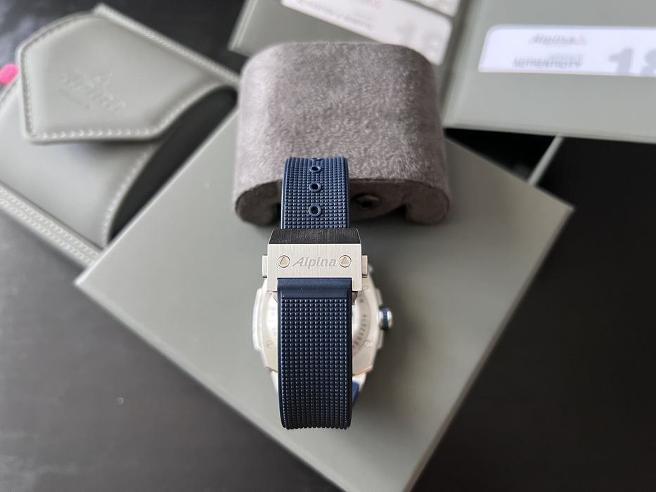 НОВ Alpina Alpiner 200m 41мм AL-525N4AE6 Автомат