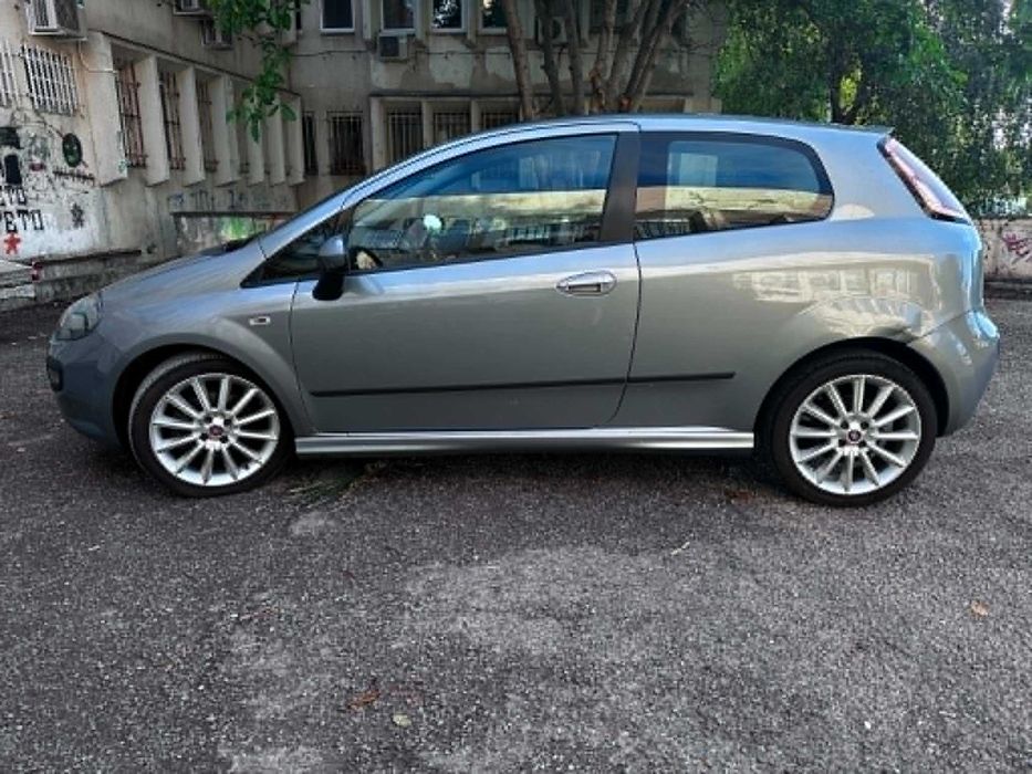 Fiat Punto 1.3 дизел Multijet Evo 95 к.с 2010 година