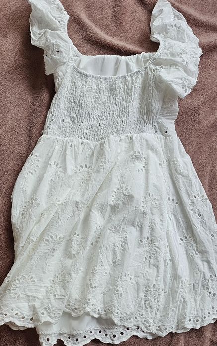 Нова рокля не е носена