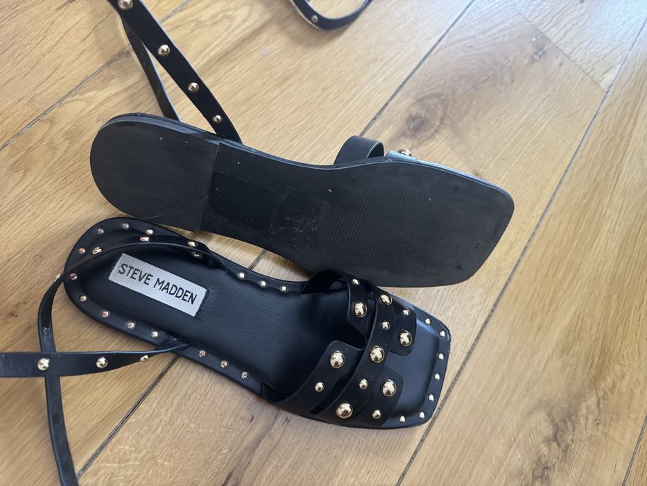 Кожени сандали на Steve Madden