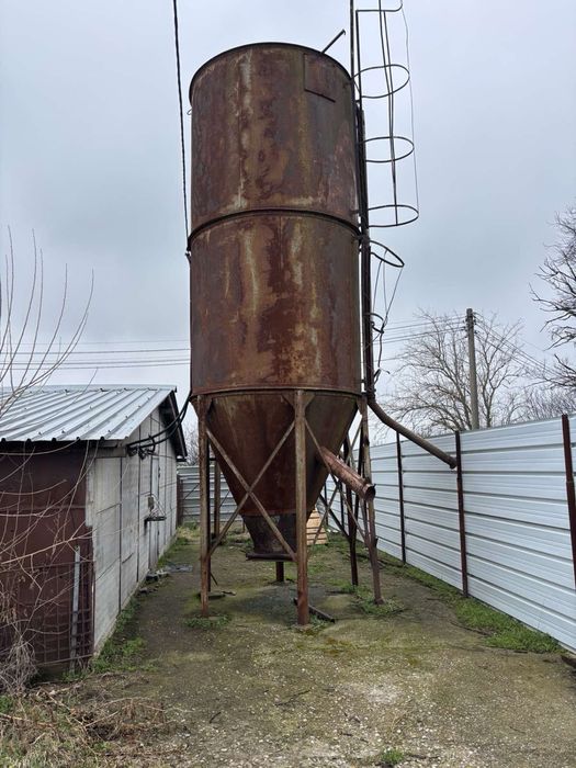 Метален силоз за съхранение