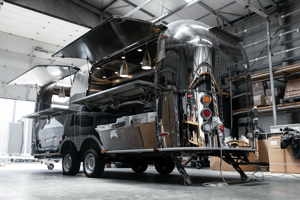 Airstream Rulota Comerciala Premium Echipata Street Food Trailer In Stoc Si La Comanda