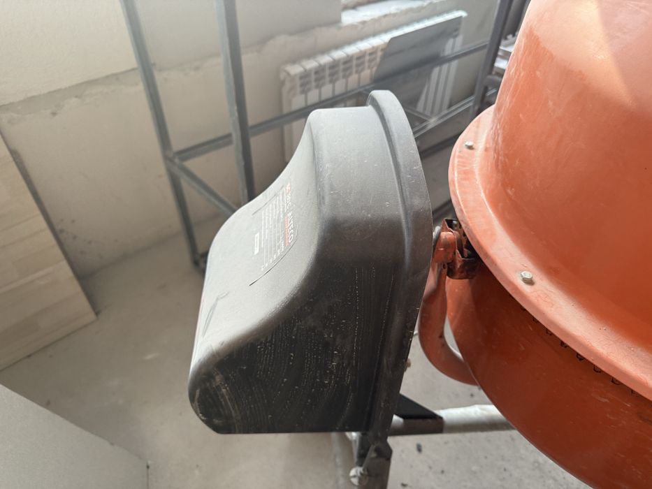 Бетономешалка 200л