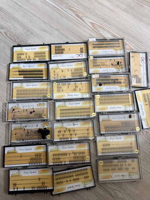 Пучковые ресницы разного размера