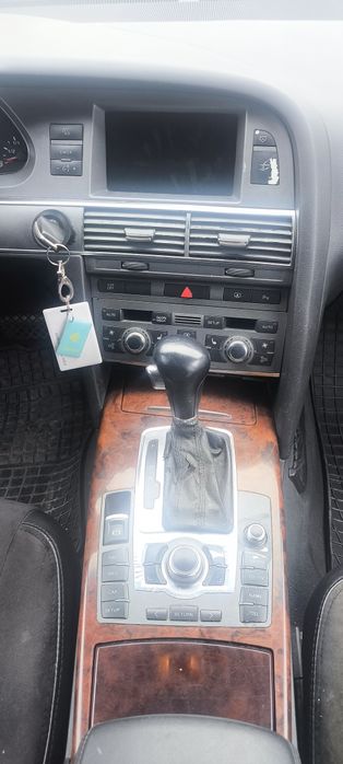 Audi A6 quattro 3.2