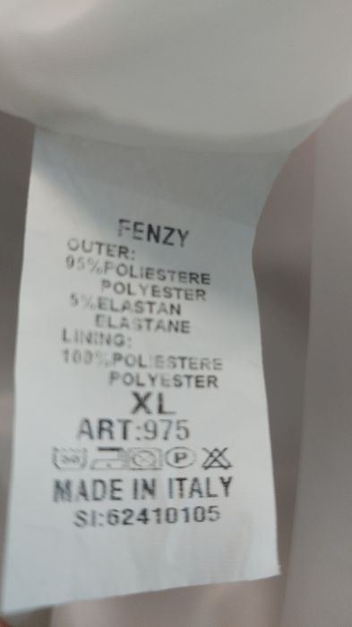 Sacou dama, nuante de alb și portocaliu, elegant.