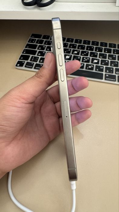 Iphone 15 pro max 256 gb (оригинал,состояние идеал)