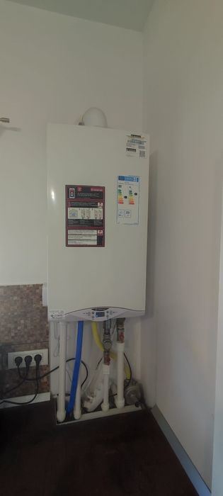 Se vinde Centrala Ariston Cares premium 24 kw