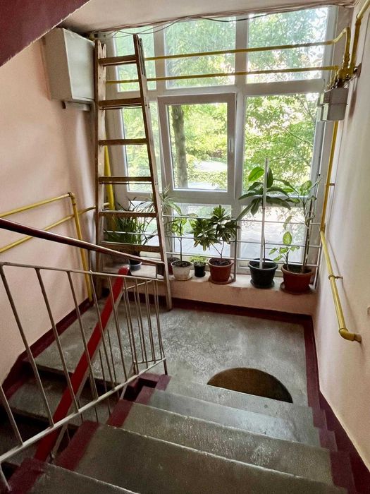 Apartament cu 3 camere si balcon etajul 1 decomandat