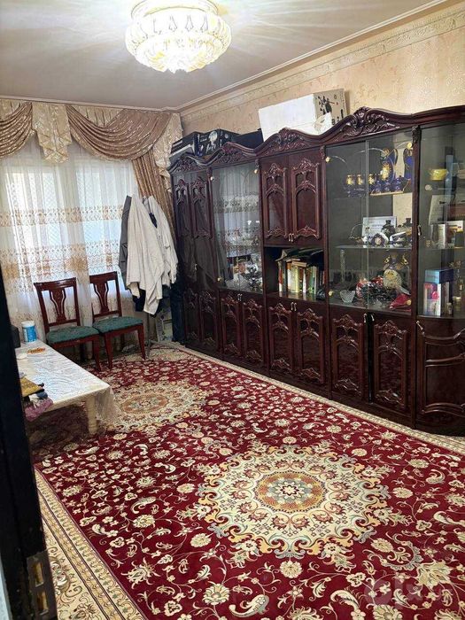 Себзор қора банк орқаси 5/2/4 сотилади.