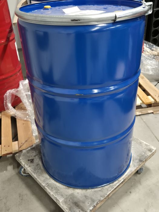 Метални варели чисто нови