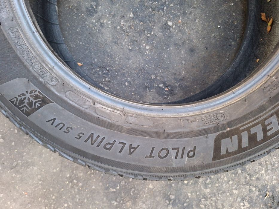 7+mm! 225 60 18 Michelin pilot alpin 5 suv