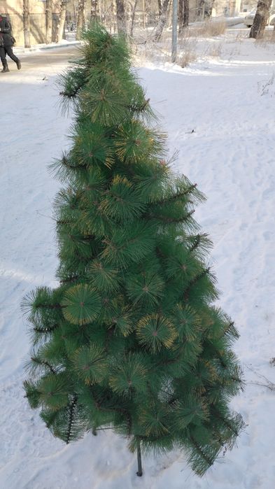 Ёлка новогодняя пушистая