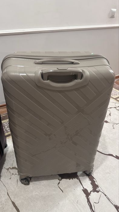 Продам дорожные чемоданы