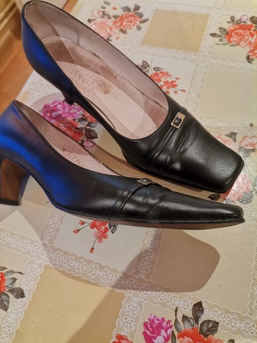 Pantofi eleganti