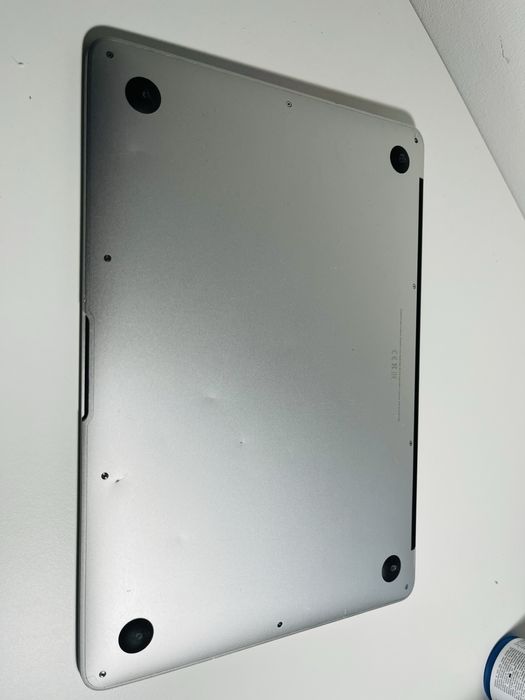 Macbook air 13” (2017) A1466