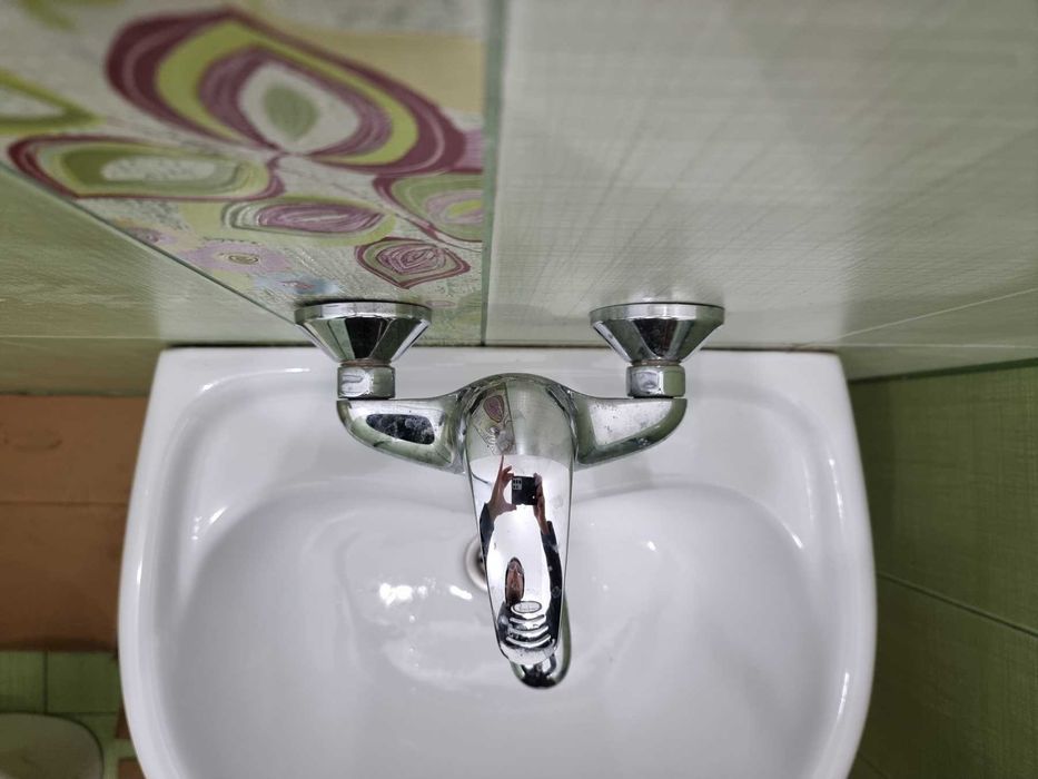 Смесител и мивка за баня